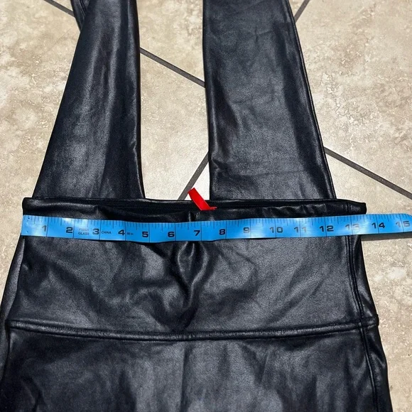 SPANX Faux Leather High‎ Waisted Leggings Black Stretchy Pants - Picture 3 of 4